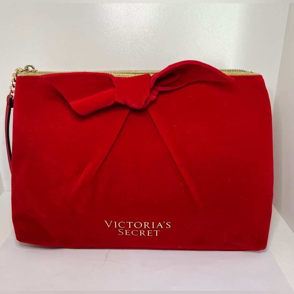 New!! Victoria's Secret Red Velvet Wristlet Bag